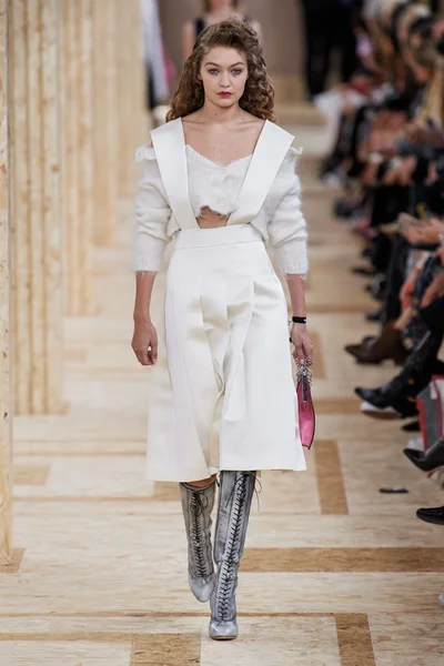 Look 4
